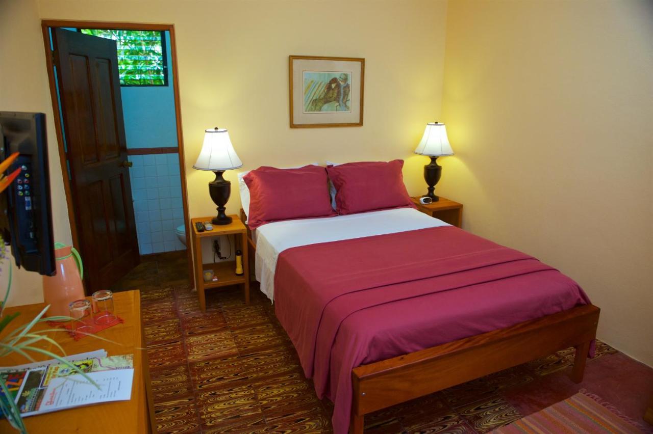 Coral House Bed & Breakfast ปุนตากอร์ดา ภายนอก รูปภาพ